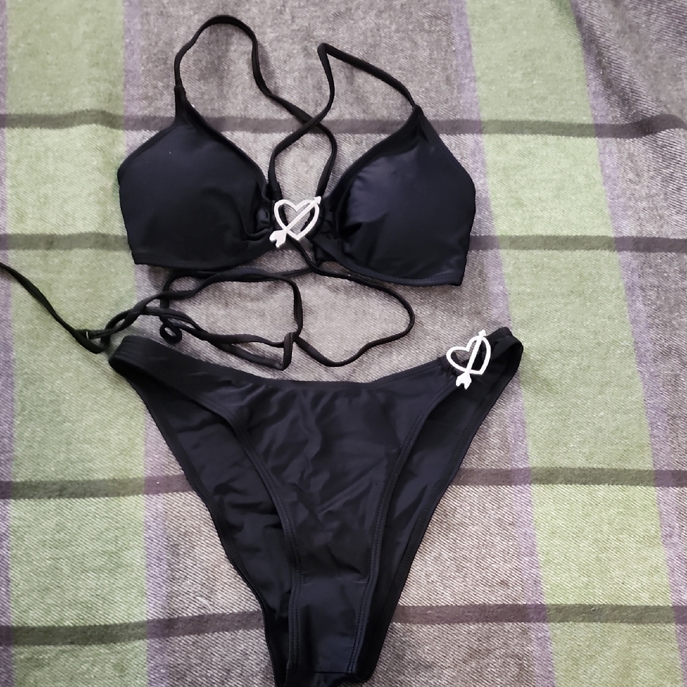Black Bikini. Heart Detail. Size M, New.  Honeymoon, Cruise, Attention Grabber!